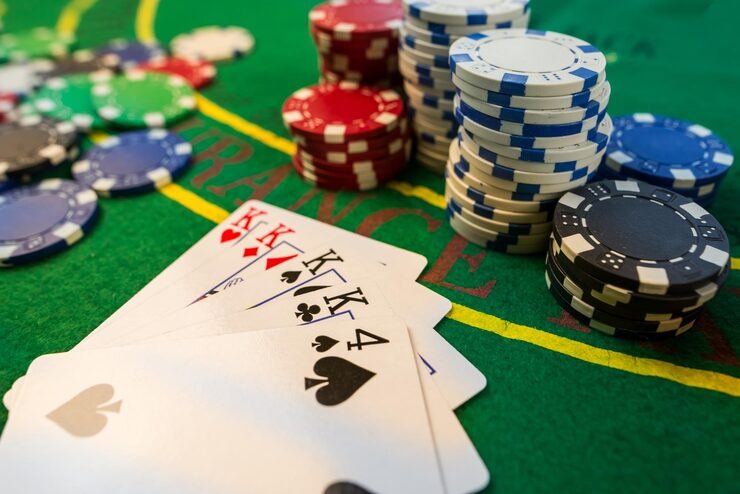 mikibet157 mobile app interface showing slot games and live casino options